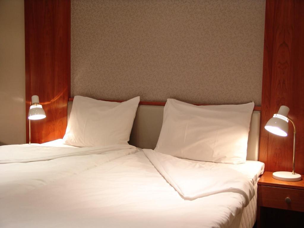 Alver Hotel Alversund Rum bild