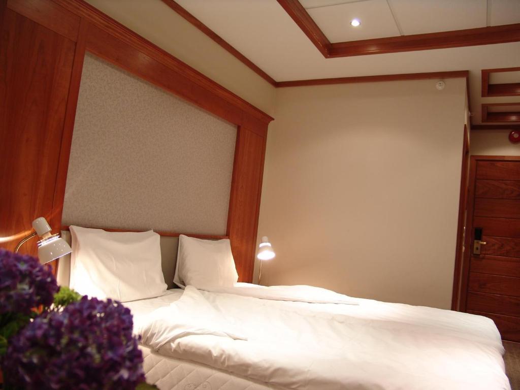 Alver Hotel Alversund Rum bild